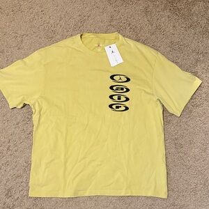 Jordan Air Graphic Tee in Yellow and Black